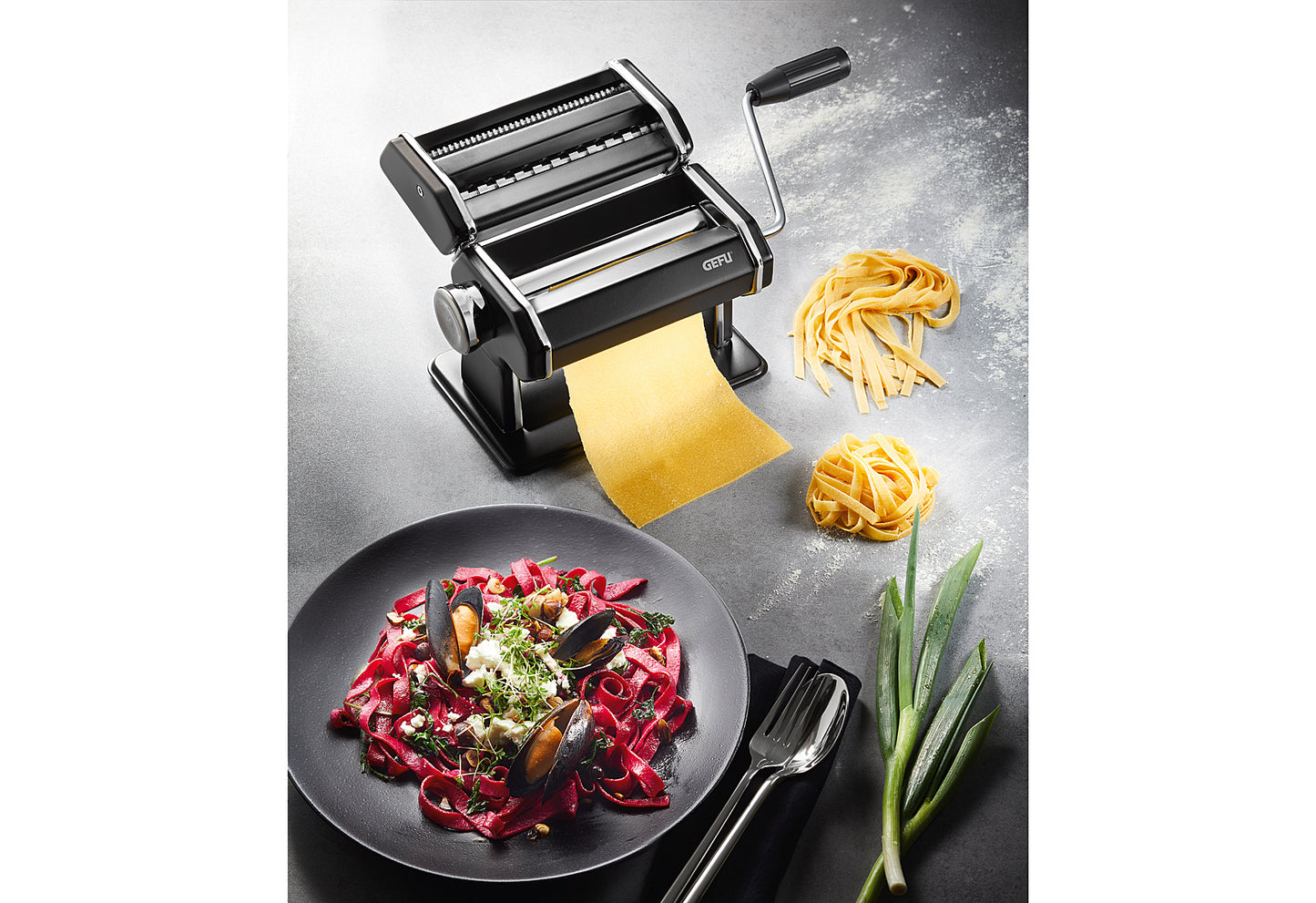 Pastamaschine Pasta Perfetta schwarz matt